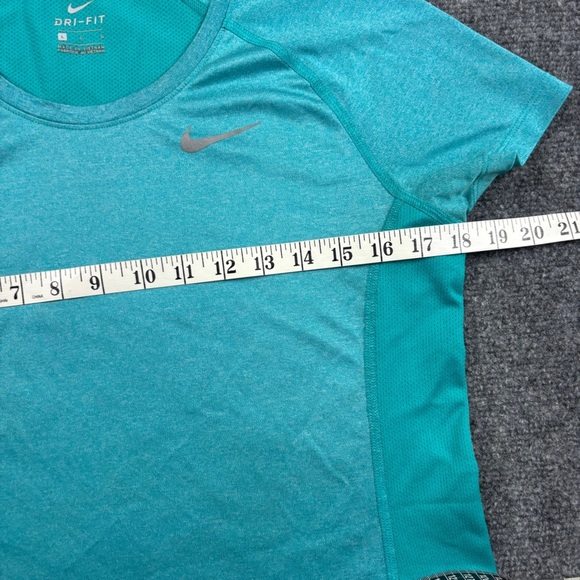 NIKE Women’s Blue Short Sleeve Dri-Fit Athletic Running Shirt size: Large - Picture 6 of 8